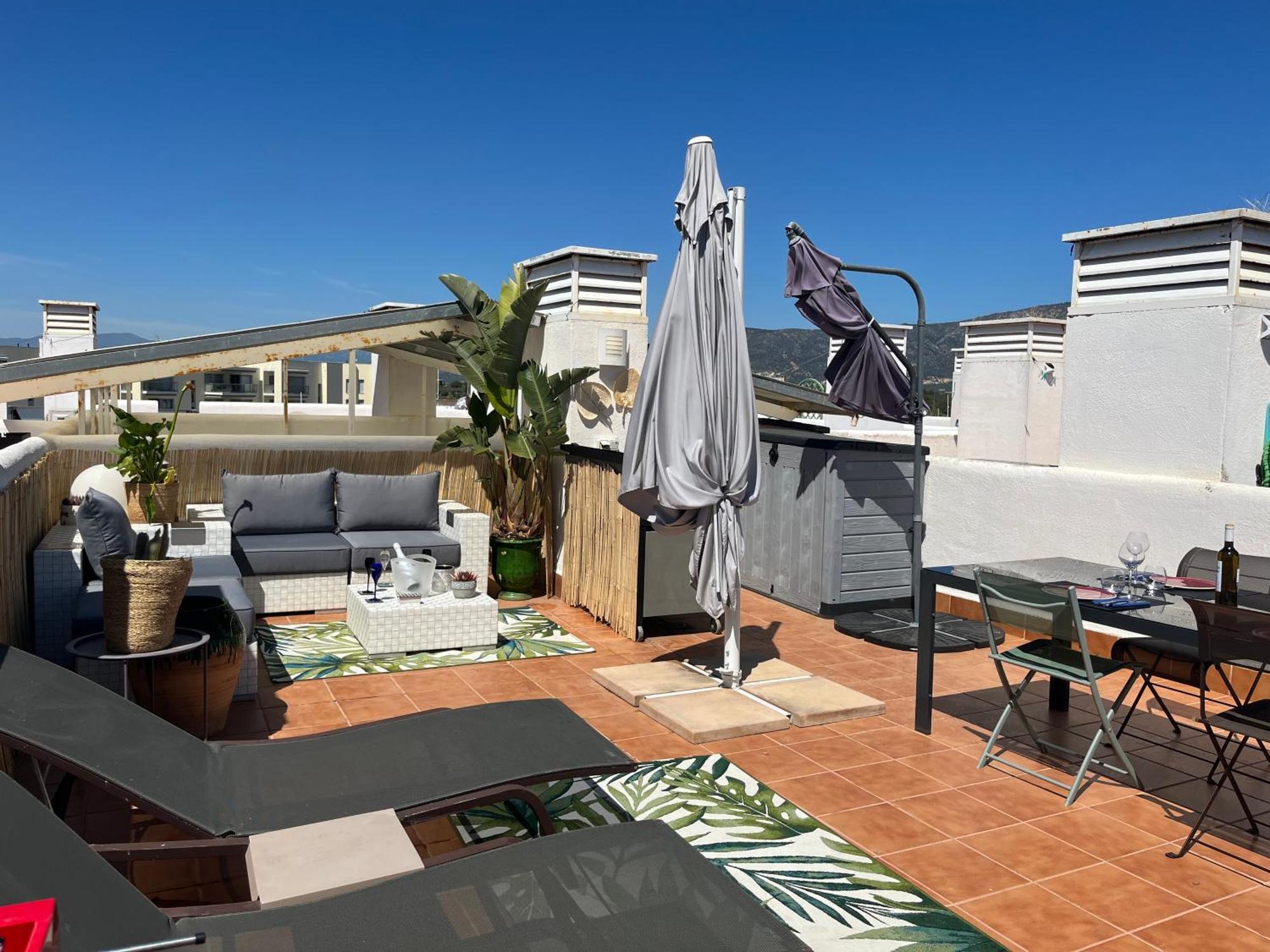 Appartement Avec Terrasse Sur Le Toit Vue Mer Ρόζες Εξωτερικό φωτογραφία