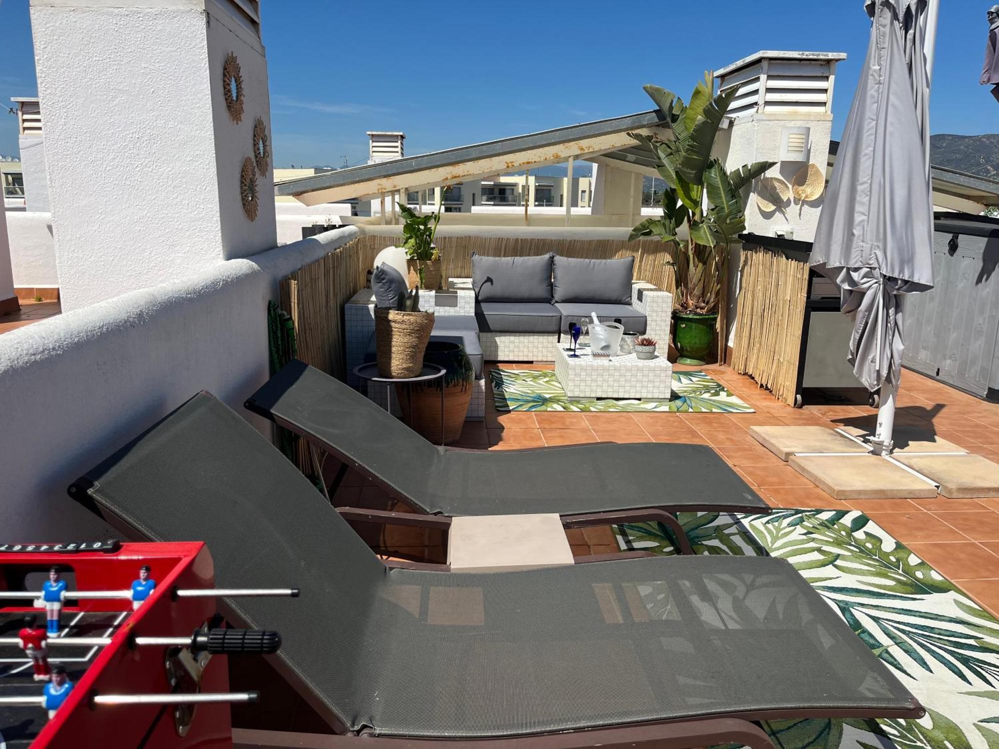 Appartement Avec Terrasse Sur Le Toit Vue Mer Ρόζες Εξωτερικό φωτογραφία